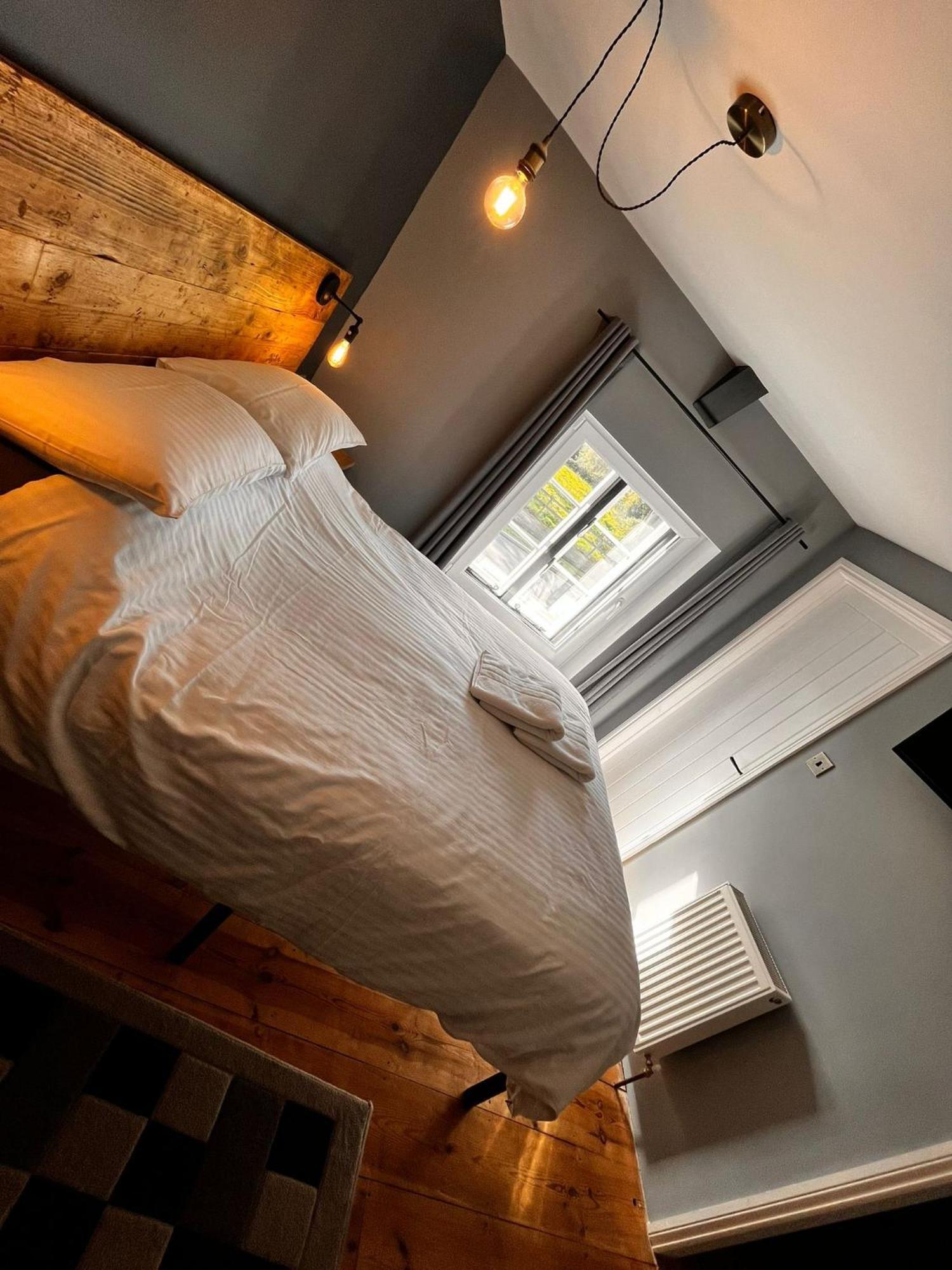 Axbridge Old Manor House Bed & Breakfast エクステリア 写真