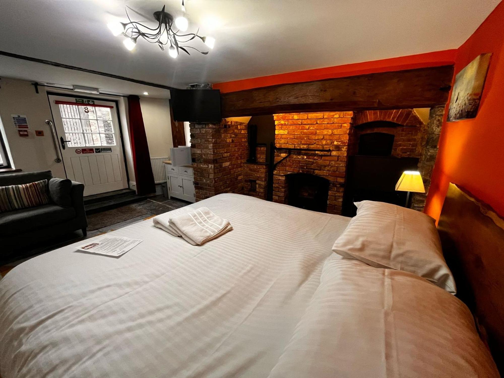 Axbridge Old Manor House Bed & Breakfast エクステリア 写真