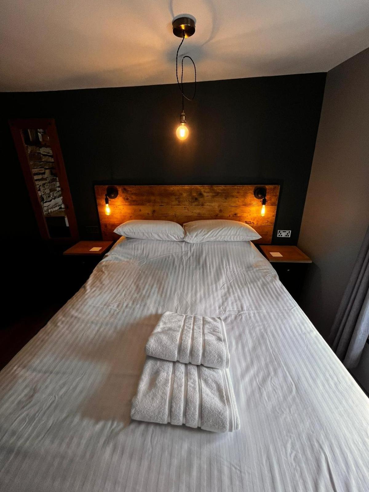 Axbridge Old Manor House Bed & Breakfast エクステリア 写真