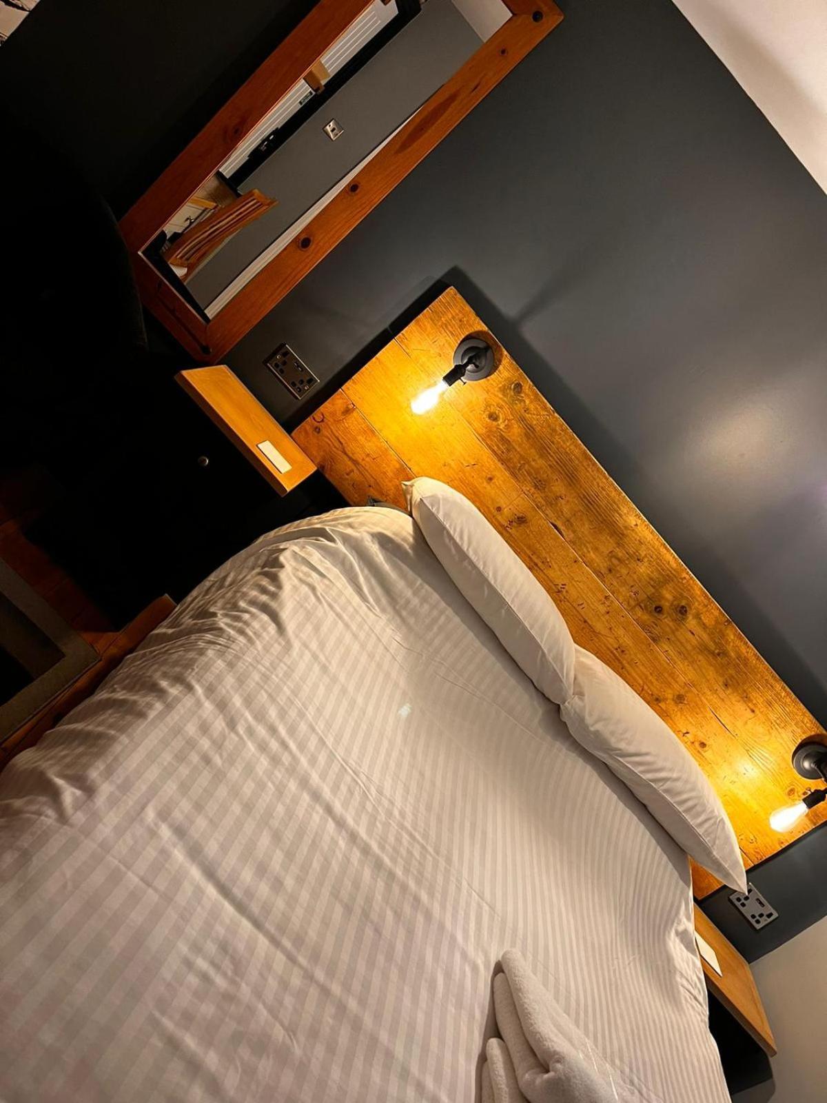 Axbridge Old Manor House Bed & Breakfast エクステリア 写真