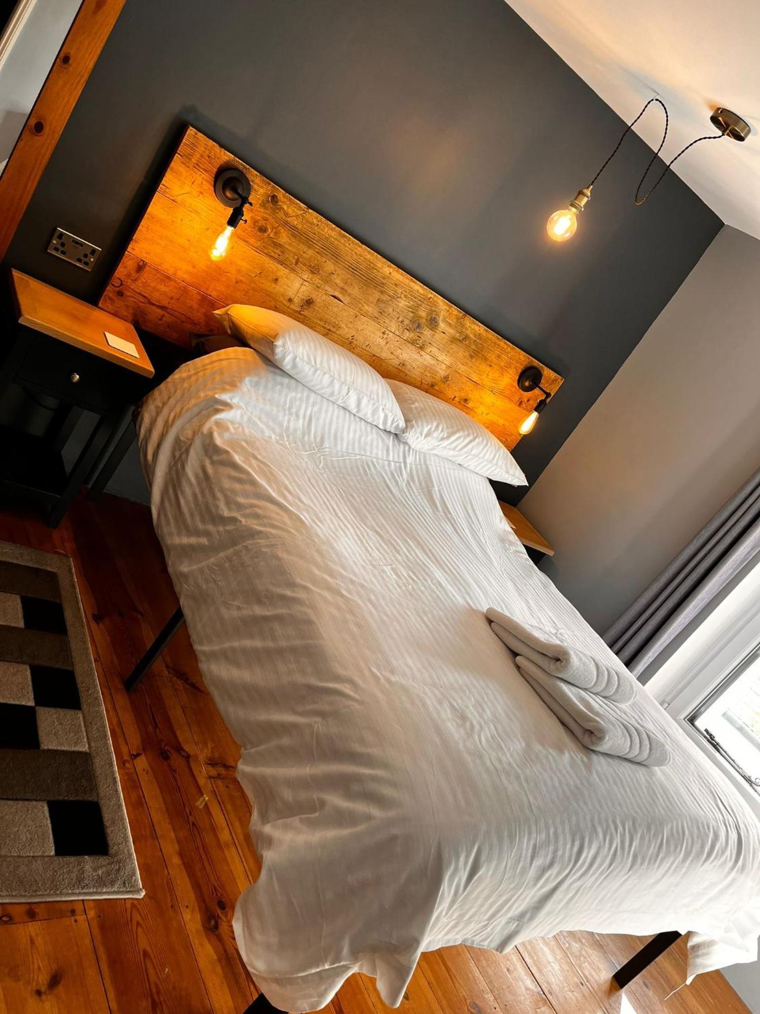 Axbridge Old Manor House Bed & Breakfast エクステリア 写真