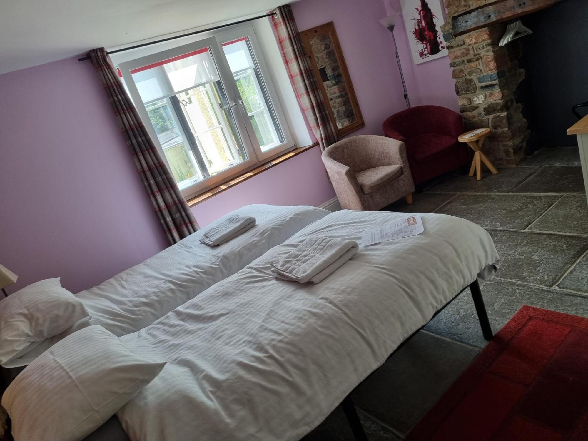 Axbridge Old Manor House Bed & Breakfast エクステリア 写真