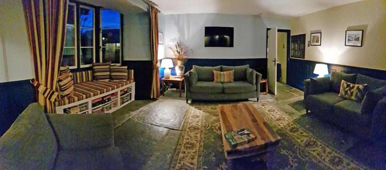 Axbridge Old Manor House Bed & Breakfast エクステリア 写真